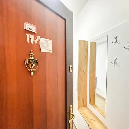 Costante 614 * Дуррес