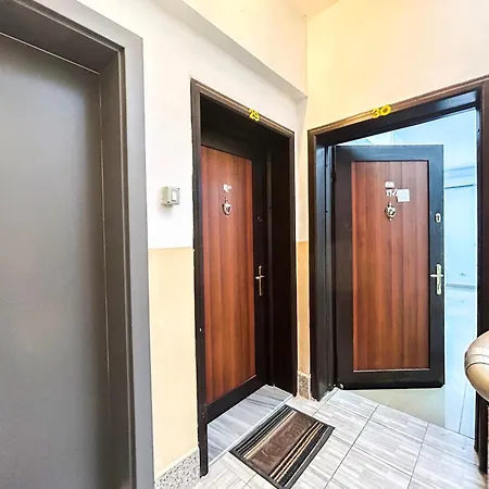 Costante 614 Апартаменты Дуррес