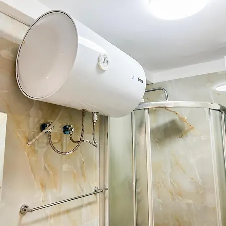 Costante 614 Дуррес