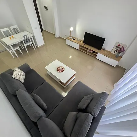Costante 614 Дуррес